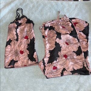 Elegant Floral Women's Pajama Set - Black and Pink
